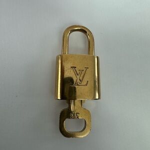 Authentic The Louis Vuitton Lock & Key